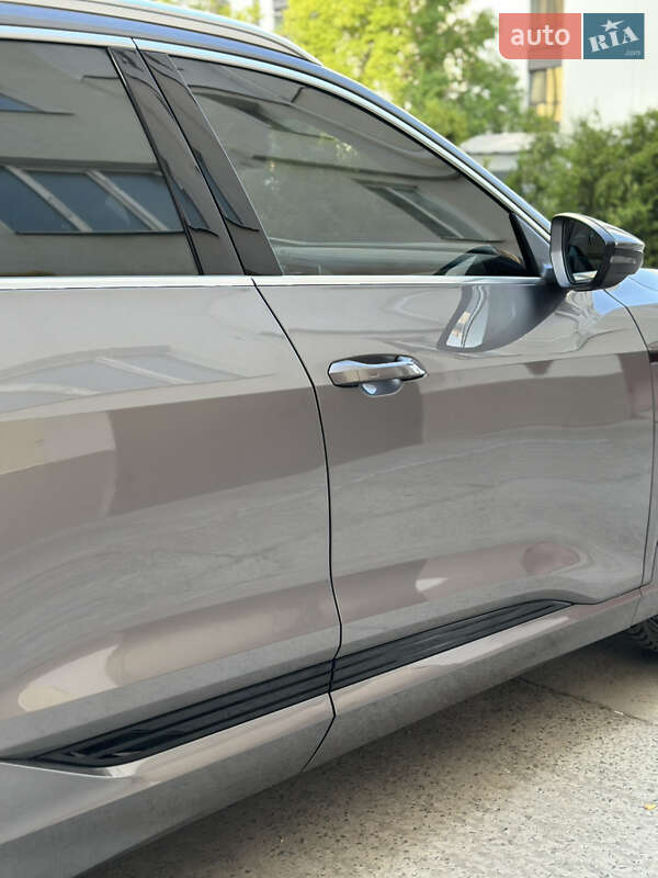 Внедорожник / Кроссовер Audi e-tron 2019 в Ивано-Франковске