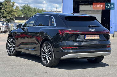 Внедорожник / Кроссовер Audi e-tron 2019 в 