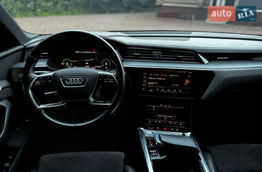 Внедорожник / Кроссовер Audi e-tron 2019 в 