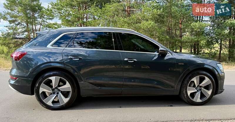 Внедорожник / Кроссовер Audi e-tron 2019 в Киеве