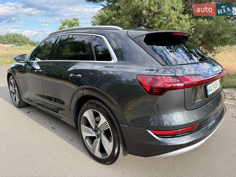 Внедорожник / Кроссовер Audi e-tron 2019 в Киеве
