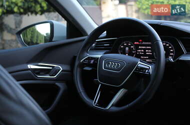 Внедорожник / Кроссовер Audi e-tron 2023 в 
