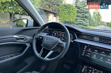 Внедорожник / Кроссовер Audi e-tron 2023 в 