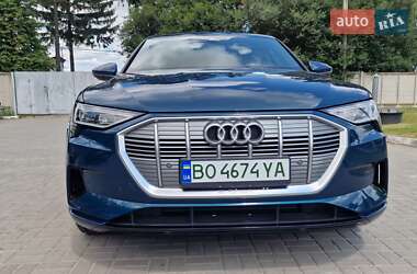 Позашляховик / Кросовер Audi e-tron 2021 в 