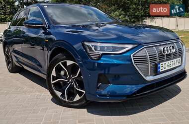 Позашляховик / Кросовер Audi e-tron 2021 в 