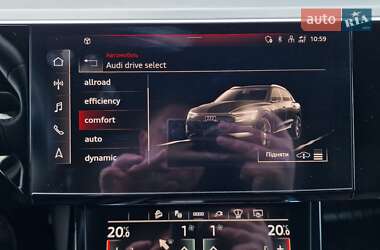 Позашляховик / Кросовер Audi e-tron 2021 в 