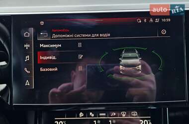 Позашляховик / Кросовер Audi e-tron 2021 в 