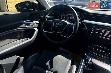 Внедорожник / Кроссовер Audi e-tron 2019 в 