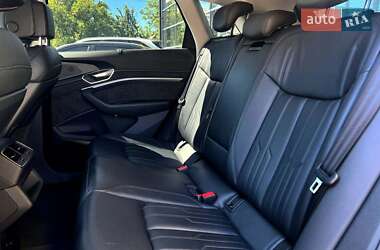 Внедорожник / Кроссовер Audi e-tron 2019 в 