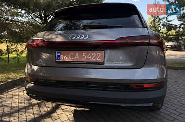 Внедорожник / Кроссовер Audi e-tron 2019 в 