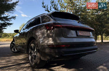 Внедорожник / Кроссовер Audi e-tron 2019 в 
