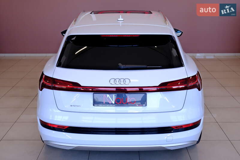 Позашляховик / Кросовер Audi e-tron 2019 в Одесі