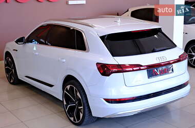 Внедорожник / Кроссовер Audi e-tron 2019 в 