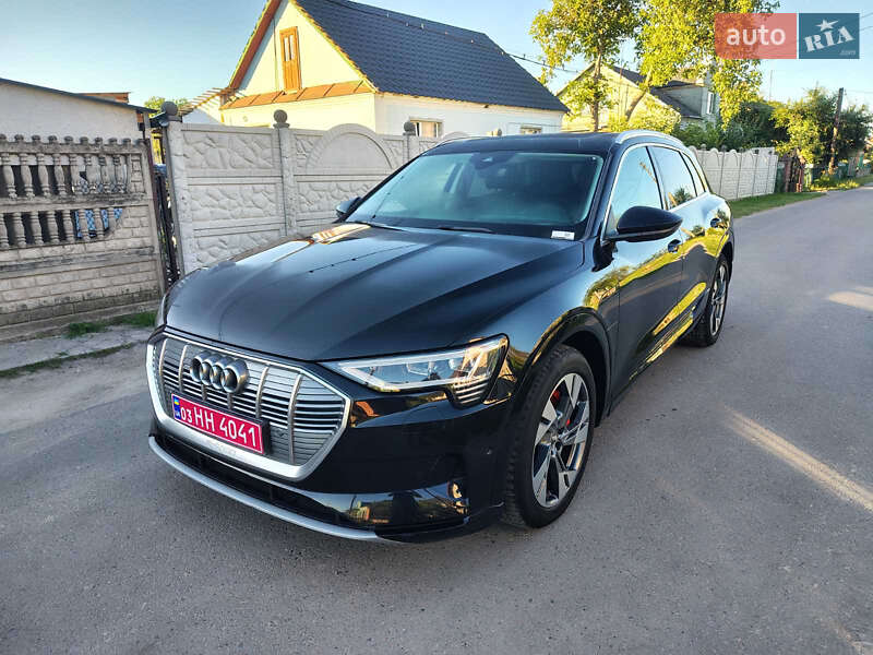 Внедорожник / Кроссовер Audi e-tron 2019 в 