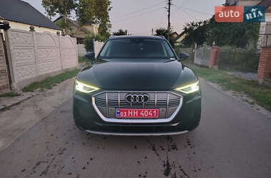 Внедорожник / Кроссовер Audi e-tron 2019 в 