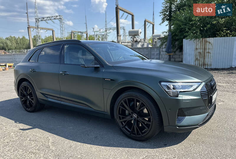 Позашляховик / Кросовер Audi e-tron 2019 в Києві