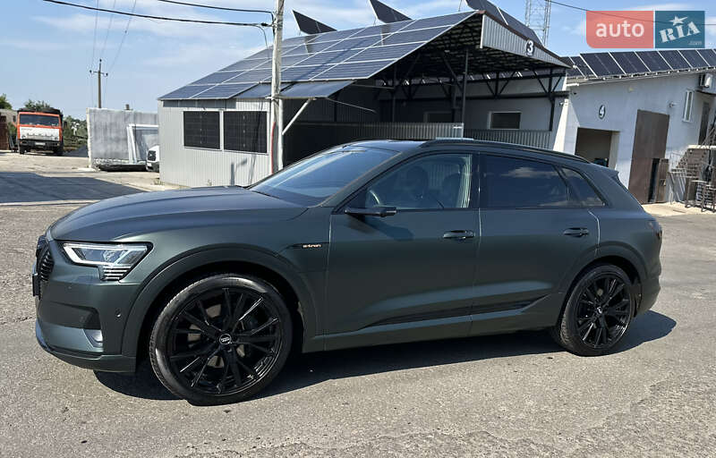 Позашляховик / Кросовер Audi e-tron 2019 в Києві