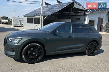Позашляховик / Кросовер Audi e-tron 2019 в 