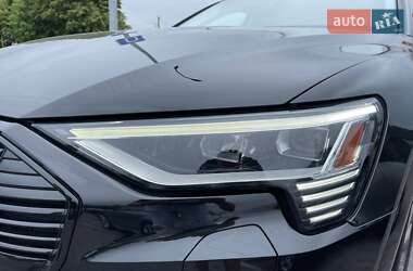 Внедорожник / Кроссовер Audi e-tron 2020 в 