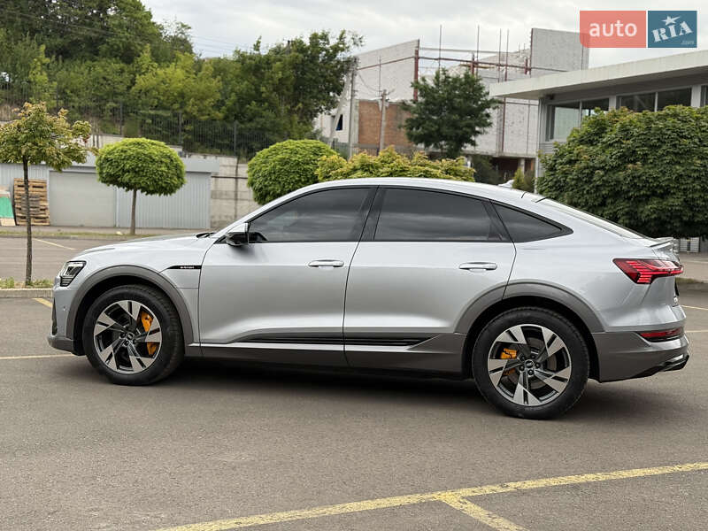 Внедорожник / Кроссовер Audi e-tron 2021 в Ровно
