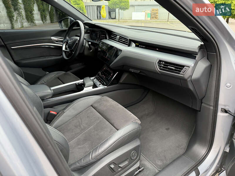 Внедорожник / Кроссовер Audi e-tron 2021 в Ровно