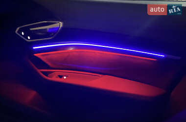 Внедорожник / Кроссовер Audi e-tron 2019 в 