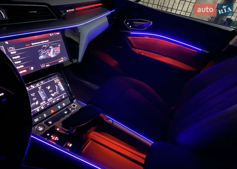 Позашляховик / Кросовер Audi e-tron 2019 в Дніпрі