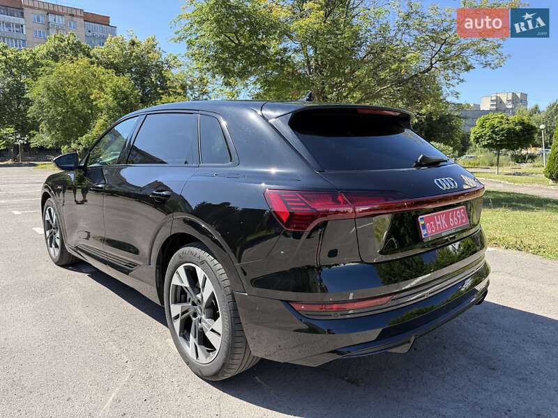 Внедорожник / Кроссовер Audi e-tron 2021 в Ровно