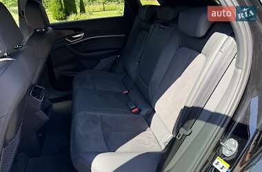 Позашляховик / Кросовер Audi e-tron 2021 в 