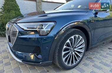 Позашляховик / Кросовер Audi e-tron 2019 в 