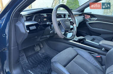 Позашляховик / Кросовер Audi e-tron 2019 в 