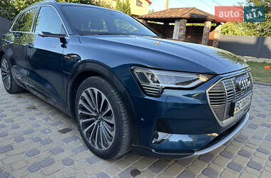 Позашляховик / Кросовер Audi e-tron 2019 в 