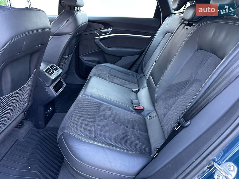Внедорожник / Кроссовер Audi e-tron 2019 в Львове фото 20 Внедорожник / Кроссовер Audi e-tron 2019 в Львове