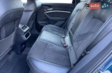 Позашляховик / Кросовер Audi e-tron 2019 в 