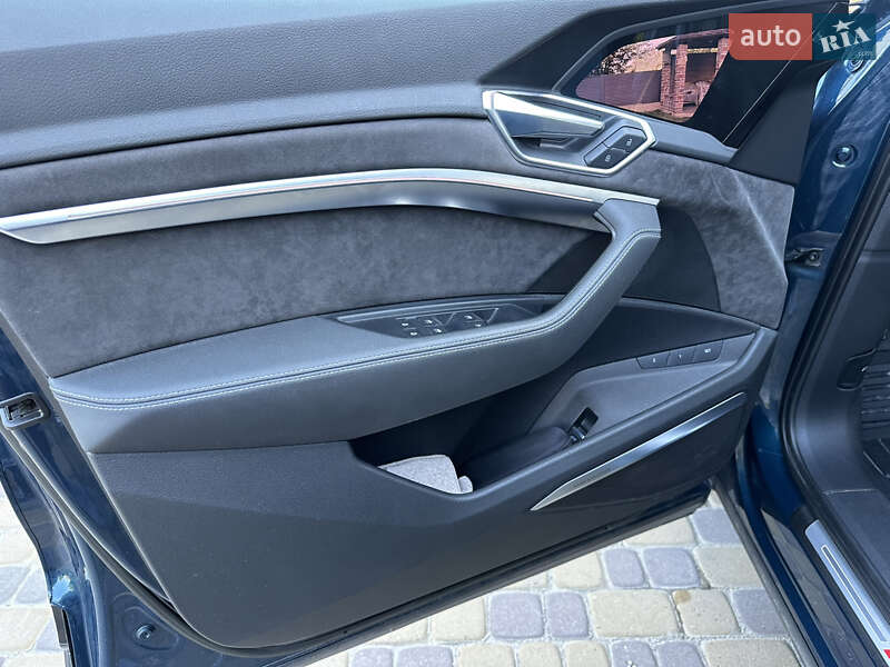 Внедорожник / Кроссовер Audi e-tron 2019 в Львове фото 41 Внедорожник / Кроссовер Audi e-tron 2019 в Львове