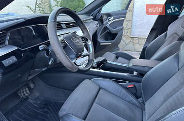 Позашляховик / Кросовер Audi e-tron 2019 в 