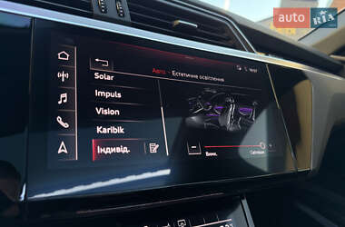 Позашляховик / Кросовер Audi e-tron 2020 в 