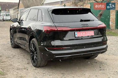 Внедорожник / Кроссовер Audi e-tron 2020 в 