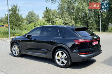 Внедорожник / Кроссовер Audi e-tron 2023 в 