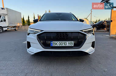 Внедорожник / Кроссовер Audi e-tron 2020 в 