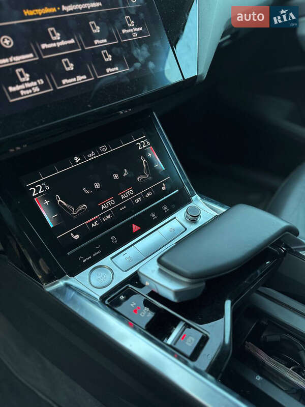 Позашляховик / Кросовер Audi e-tron 2020 в Почаєві