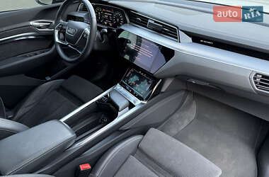 Внедорожник / Кроссовер Audi e-tron 2020 в 