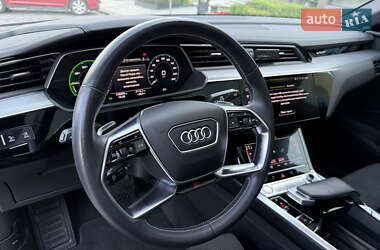 Внедорожник / Кроссовер Audi e-tron 2020 в 