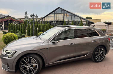 Позашляховик / Кросовер Audi e-tron 2020 в 