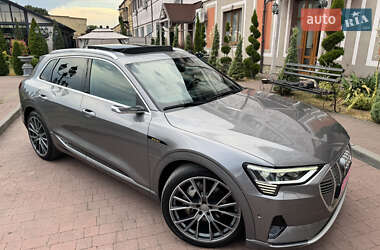 Позашляховик / Кросовер Audi e-tron 2020 в 