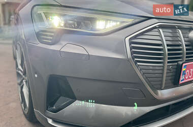 Позашляховик / Кросовер Audi e-tron 2020 в 