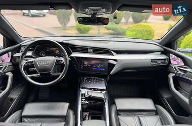 Позашляховик / Кросовер Audi e-tron 2020 в 