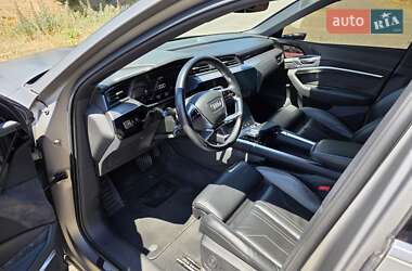 Внедорожник / Кроссовер Audi e-tron 2019 в 