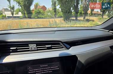 Внедорожник / Кроссовер Audi e-tron 2019 в 