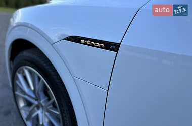 Внедорожник / Кроссовер Audi e-tron 2020 в 